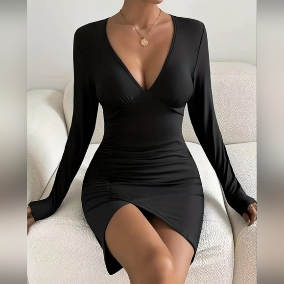 Dresses & Skirts - NWT SEXY BLACK BODYCON DRESS Gift With Purchase
